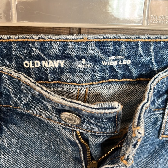 Old Navy mid-rise, wide leg jeans (blue) size 2 petite. - Picture 6 of 6